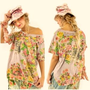 Magnolia Pearl all over cat and floral appliqué top